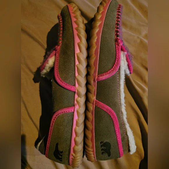 Sorel Pink Slippers - Picture 3 of 7